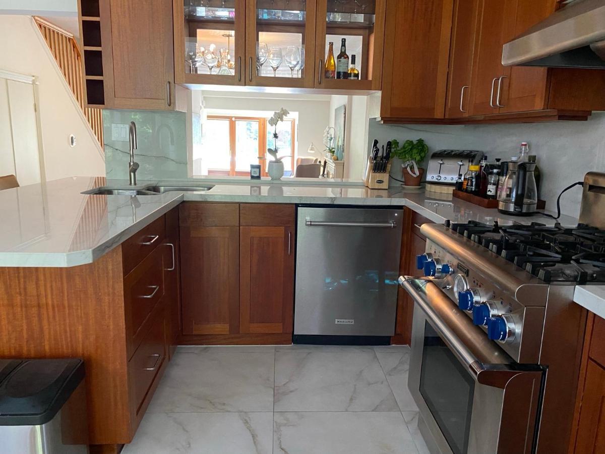 Superb Beach Home:Heated Pool-Hot Tub Open 365Days 토론토 외부 사진